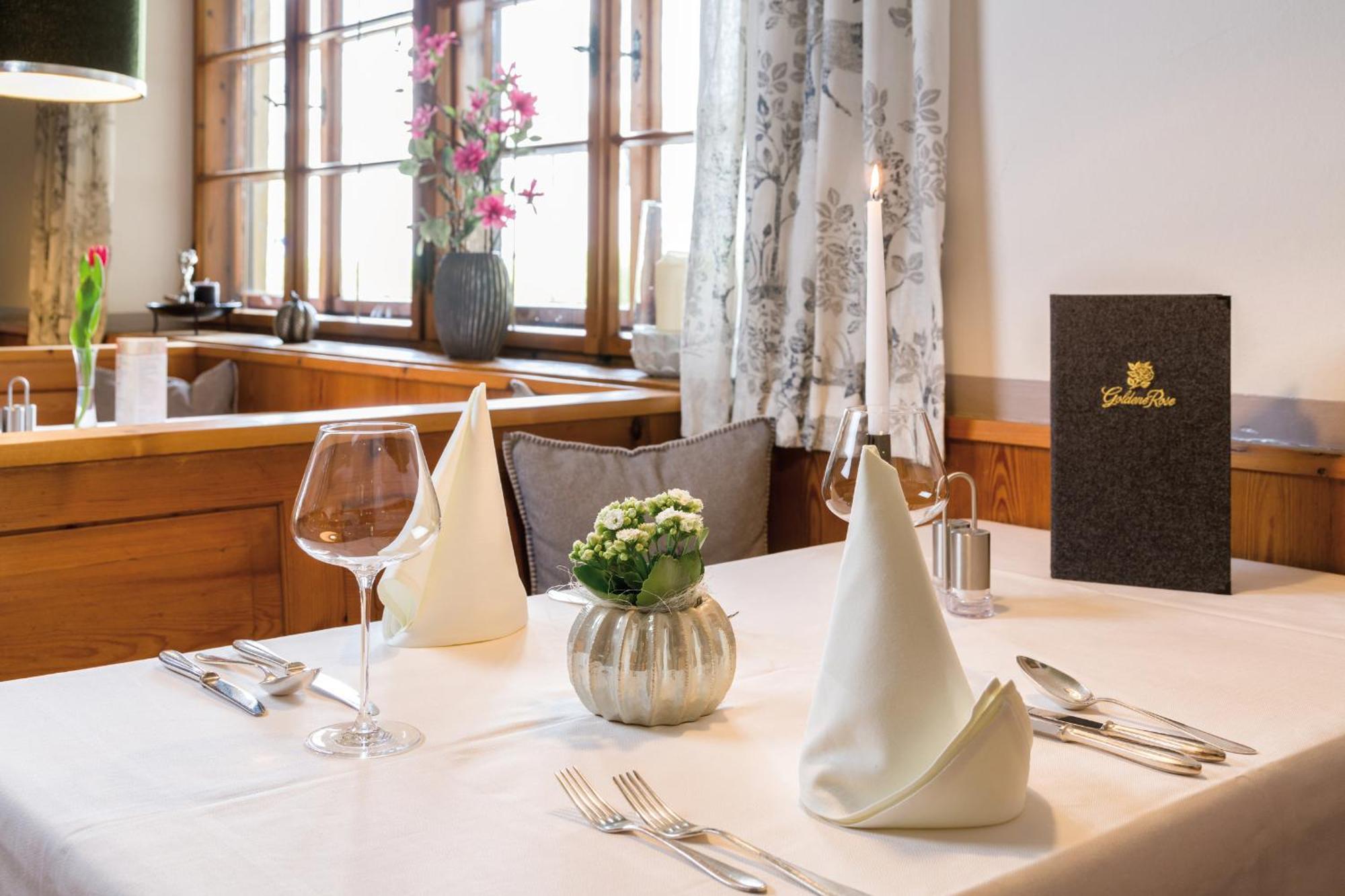 רויטה Hotel Goldene Rose מראה חיצוני תמונה