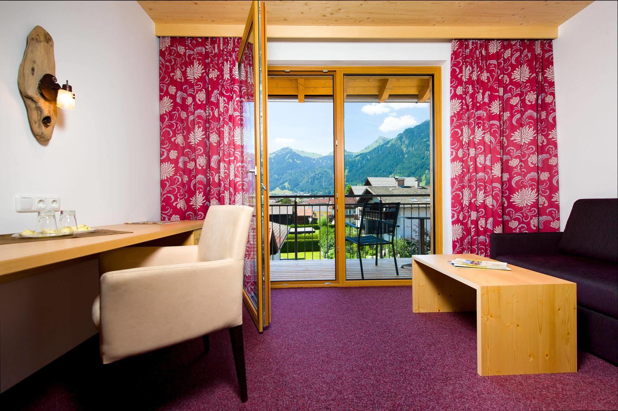 רויטה Hotel Goldene Rose מראה חיצוני תמונה